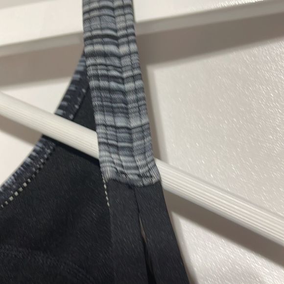 TYR Black/Gray Cross Back Sports Bra Large 10/12 - Picture 13 of 14